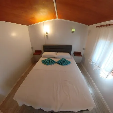 Azmakbasi Hotel *